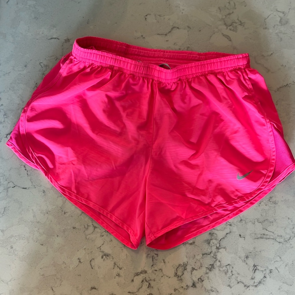 Nike Tempo Short - Hot Pink